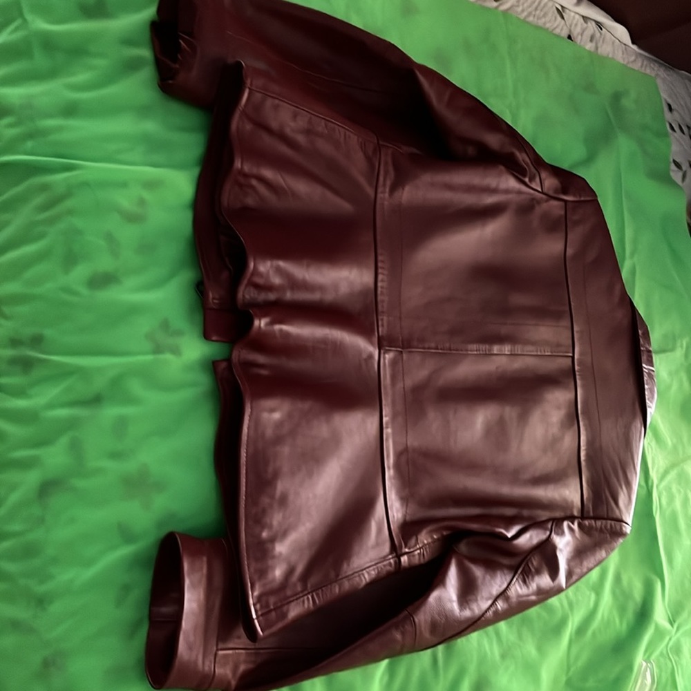 Leather jacket - Picture 4 of 5